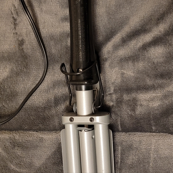 EUC Revlon crimper/curling wand - Picture 5 of 5